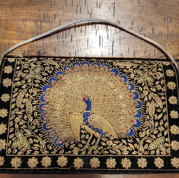 Handbags - Gorgeous Embroidered Purse